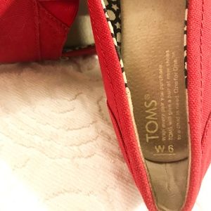 Red Toms Peep-toe Wedges